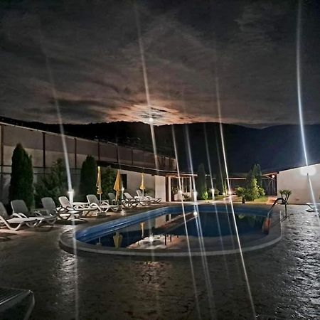 Vila Hercules ดูโบวา ภายนอก รูปภาพ