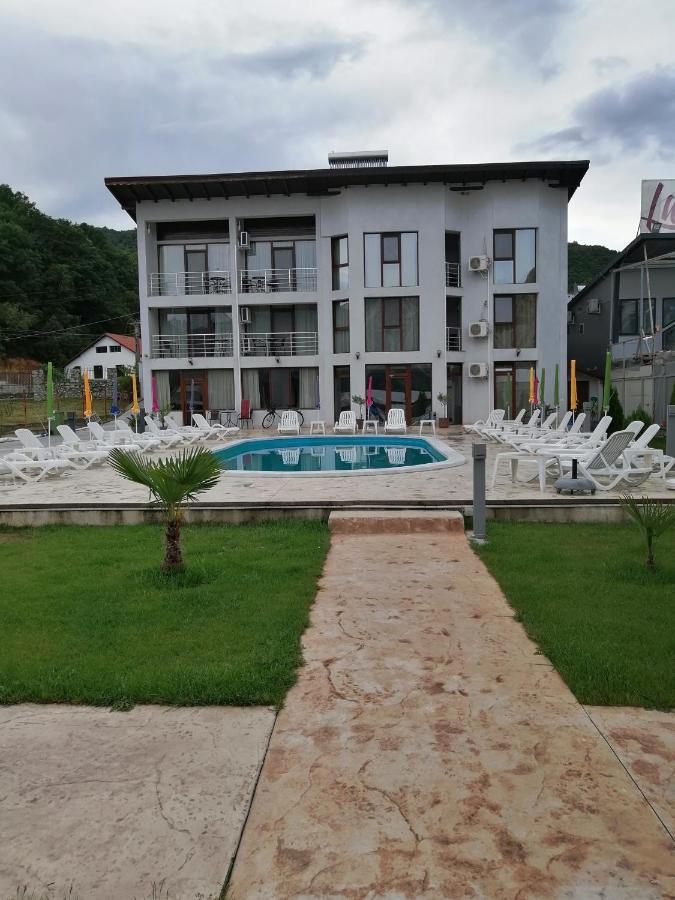 Vila Hercules ดูโบวา ภายนอก รูปภาพ