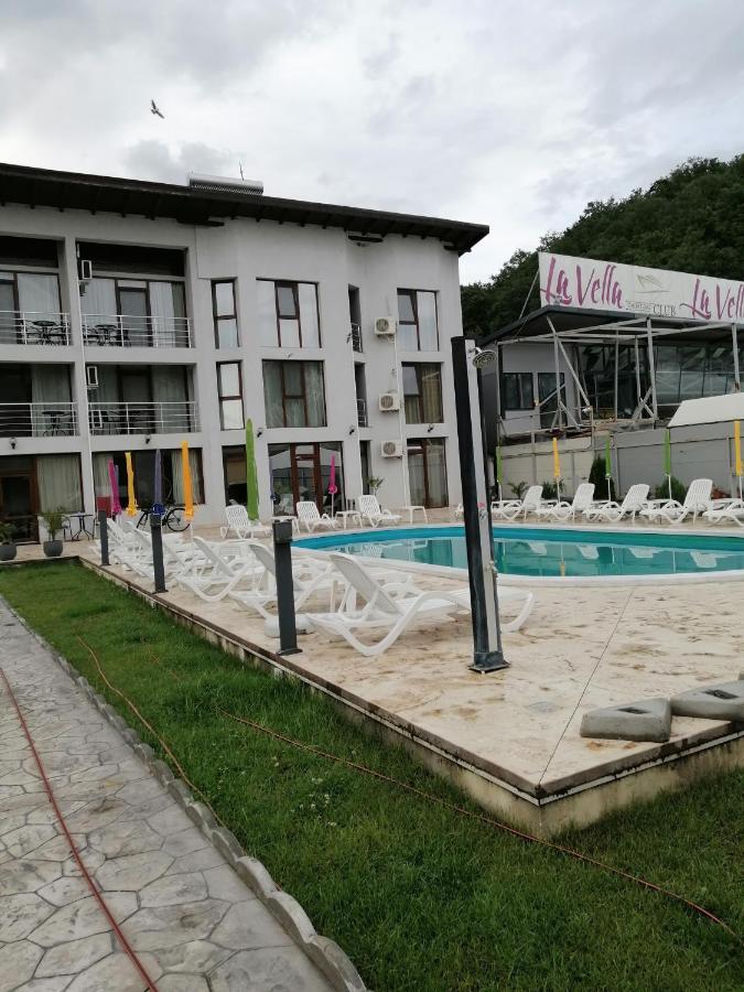 Vila Hercules ดูโบวา ภายนอก รูปภาพ