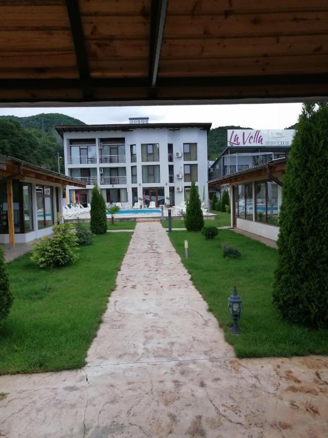 Vila Hercules ดูโบวา ภายนอก รูปภาพ