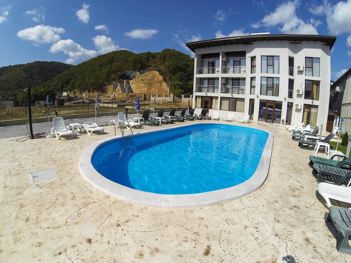 Vila Hercules ดูโบวา ภายนอก รูปภาพ